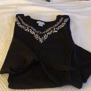 Lovely tunic with peekaboo sleeves